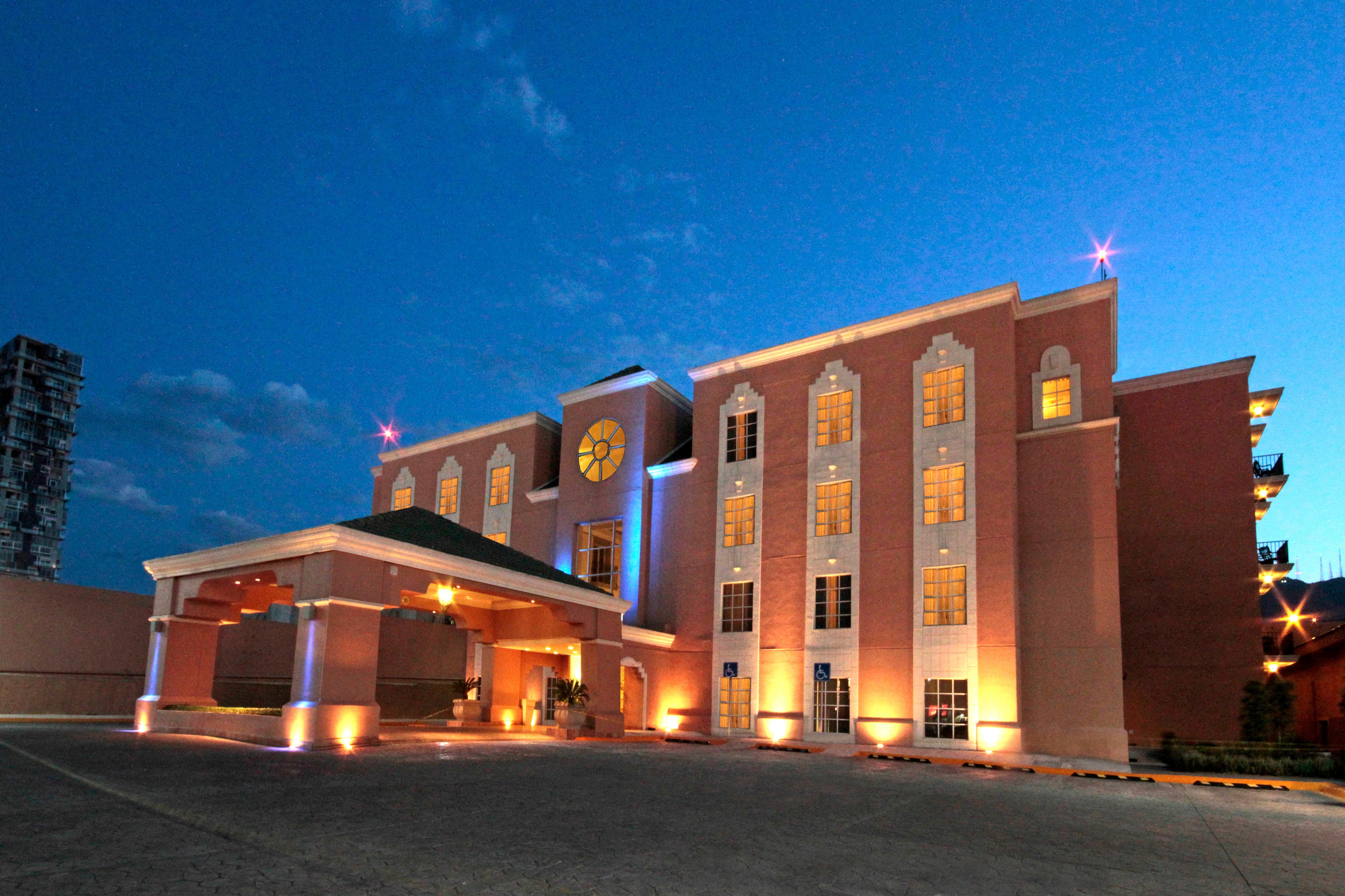 Holiday Inn Express - Monterrey - Tecnologico, An Ihg Hotel Exterior photo