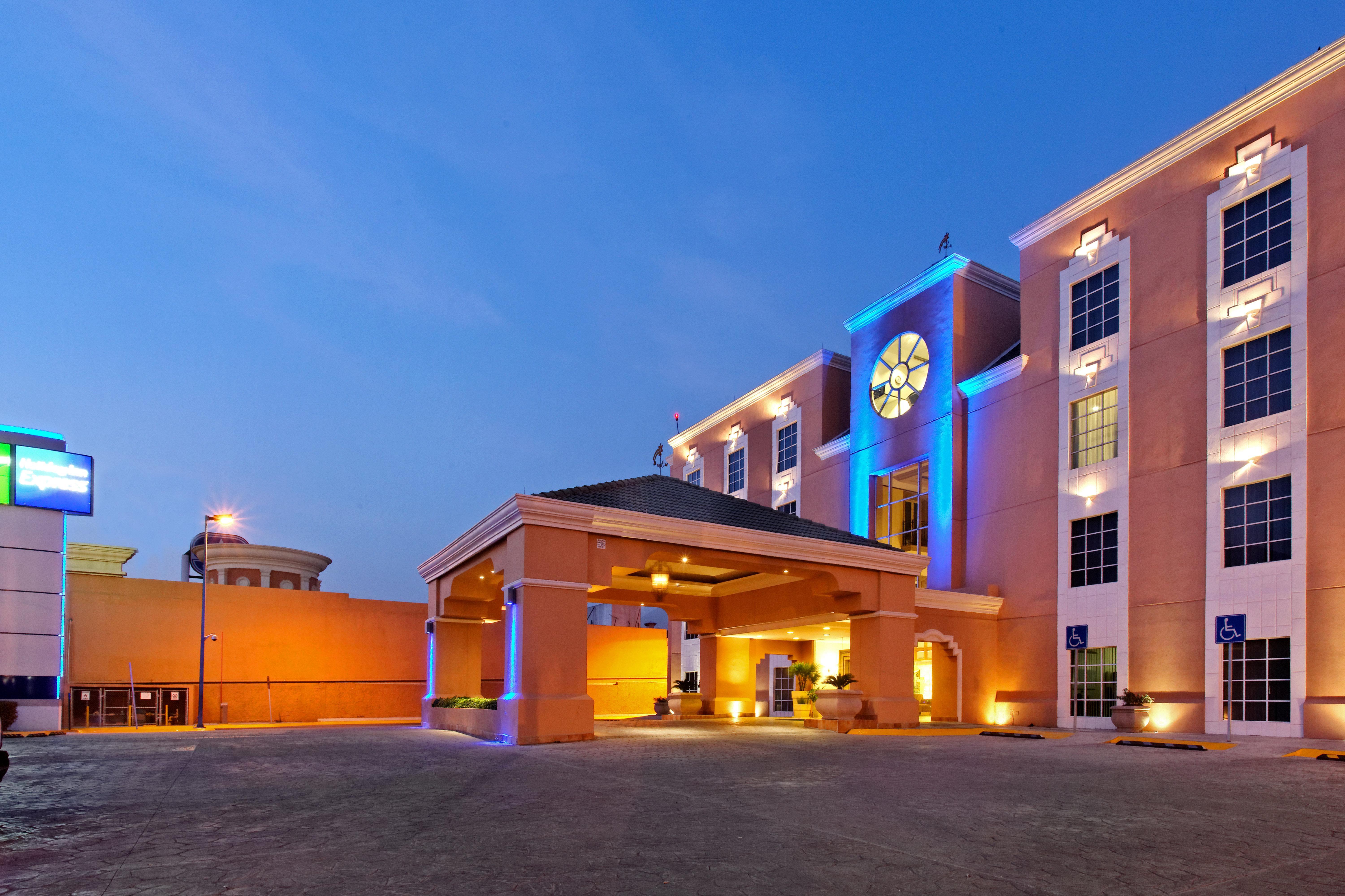 Holiday Inn Express - Monterrey - Tecnologico, An Ihg Hotel Exterior photo